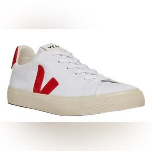 Veja Sneaker size 5